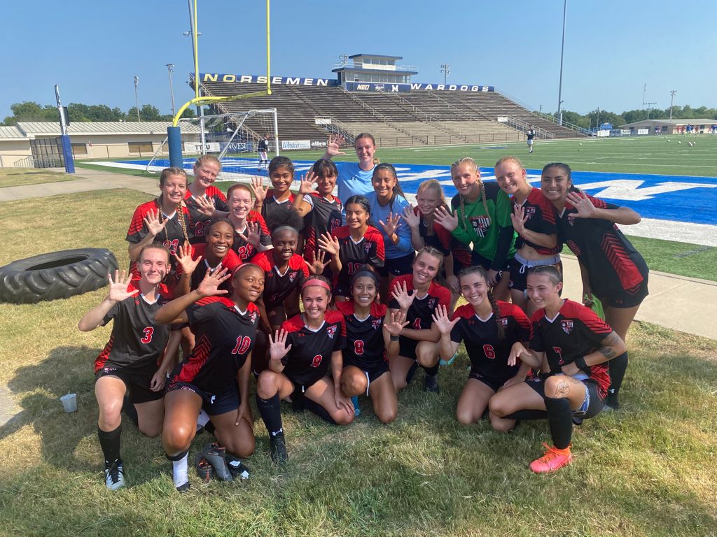 Lady Red Devils Down NEO